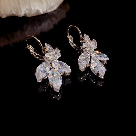 Inlaid Zircon Super Shiny Leaves Cold Delicate Earrings