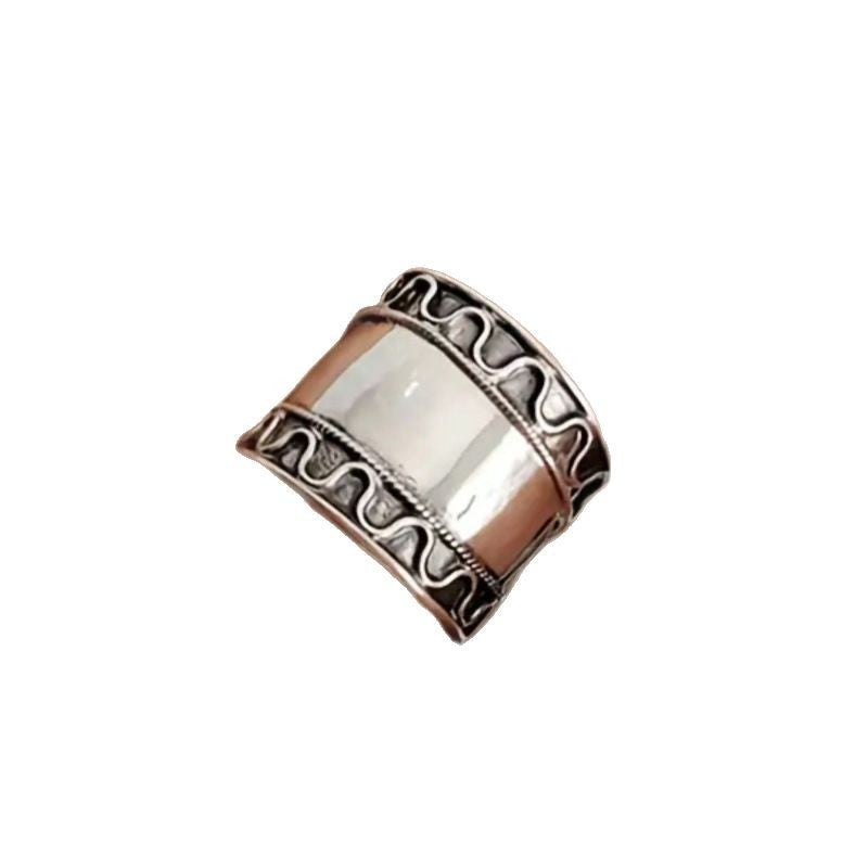 Retro Fashion And Personalized Women's Wide Carved Ring