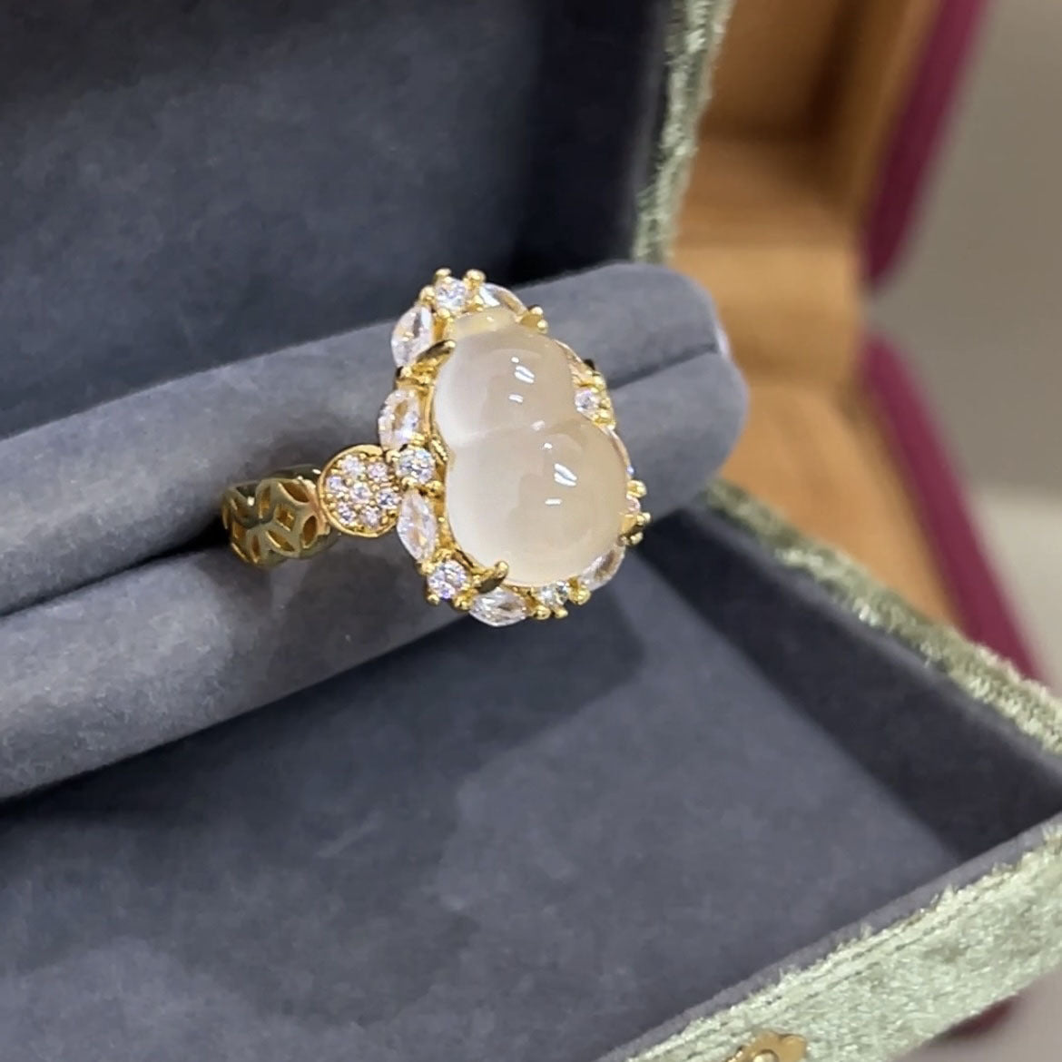French Style Retro Affordable Luxury Money Water-foam Jade Gourd Ring