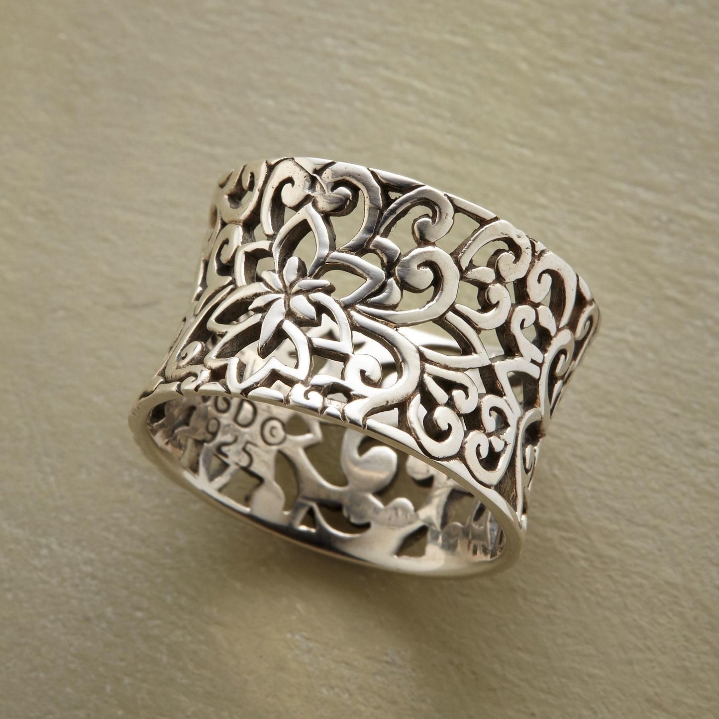 Girlfriends Couple Gift Irregular Hollow Pattern Ring Female